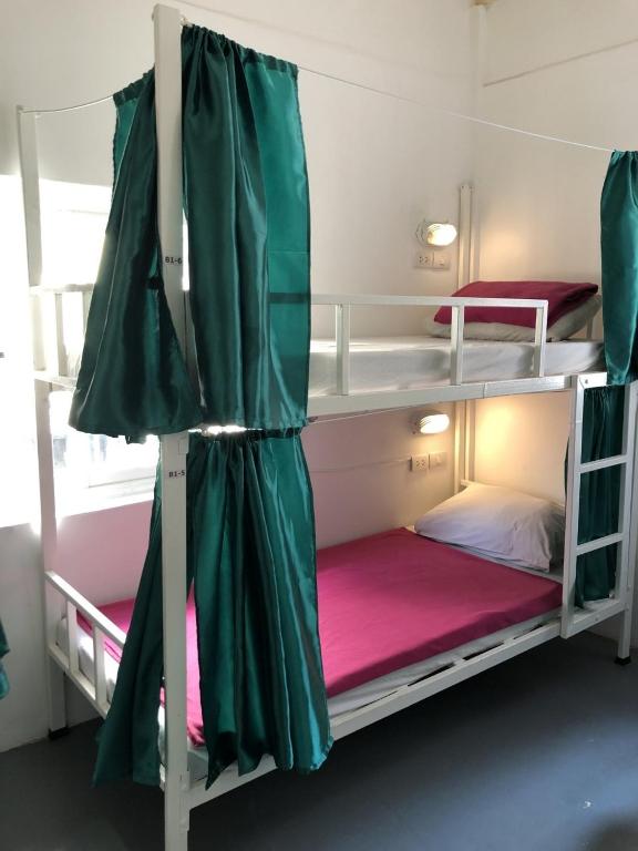 Postel nebo postele na pokoji v ubytování PLOY Hostel