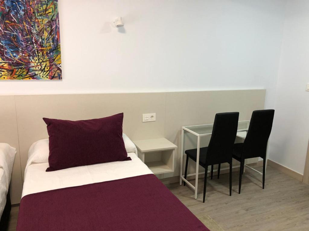 Pensión Miribilla - Family Room
