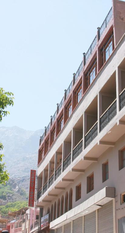Nespecifikovaný výhled na hory nebo výhled na hory při pohledu z hotelu