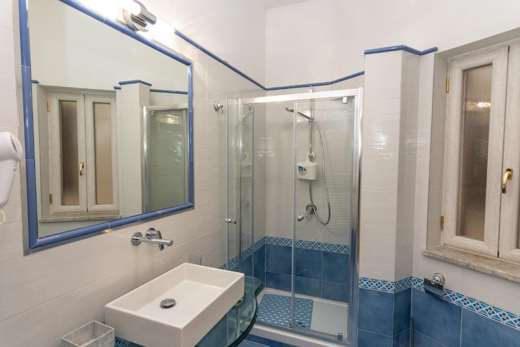 Łazienka w obiekcie Ambra Sorrento Suites Short Rent
