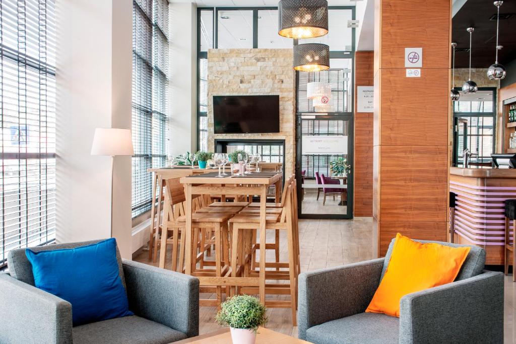 Posedenie v ubytovaní Mercure Warszawa Airport