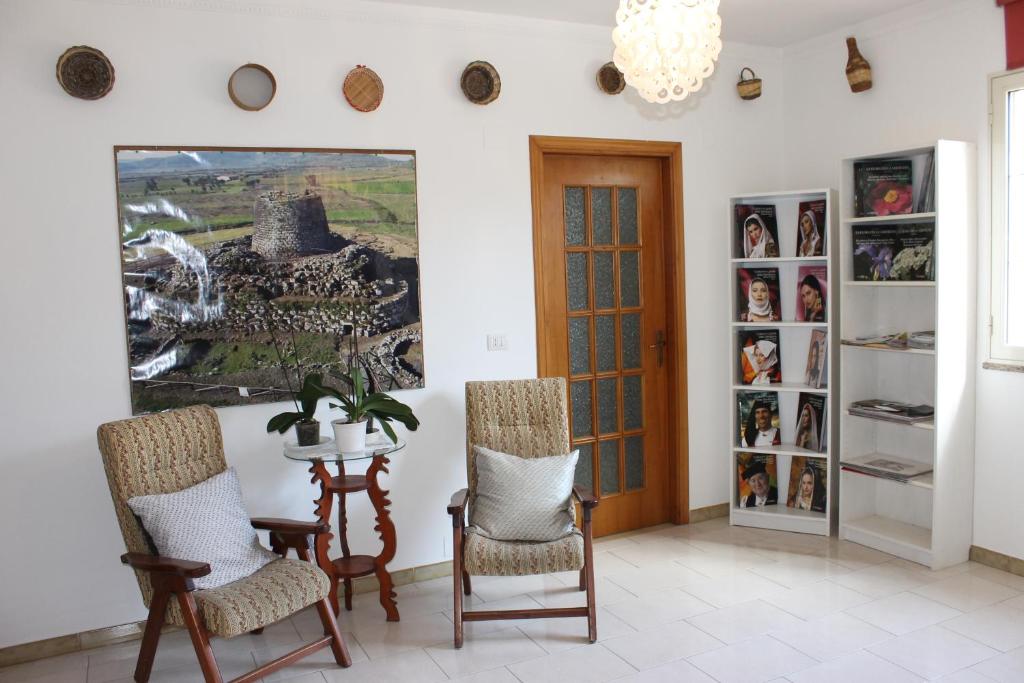 Posezení v ubytování B&B Su Nuraghe
