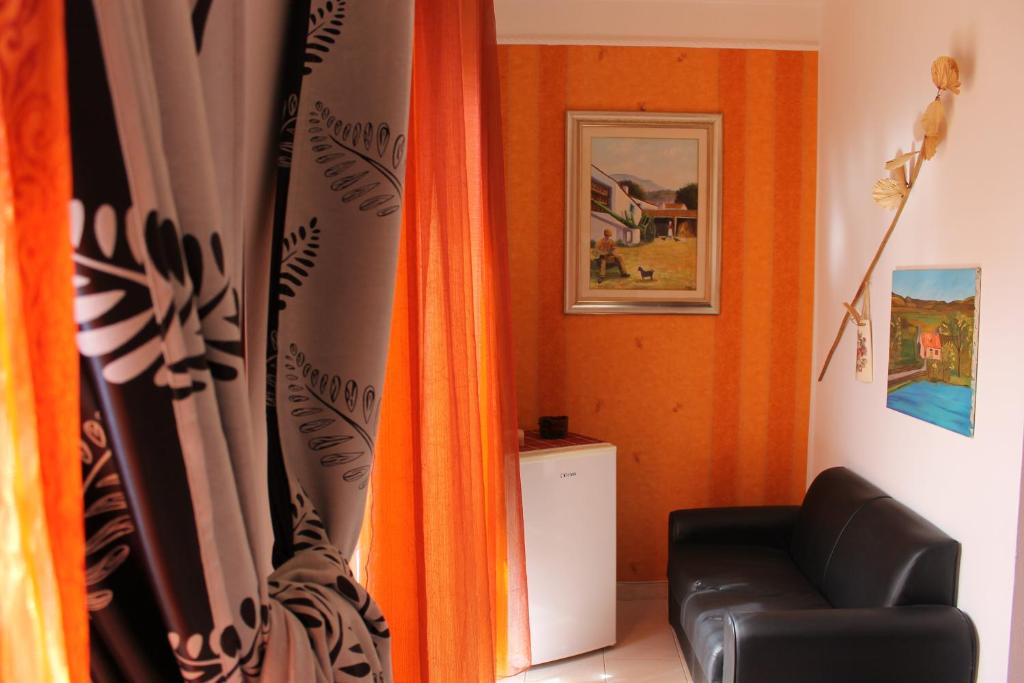 Posezení v ubytování B&B Su Nuraghe