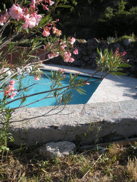Gite Mas Des Combes - Four-Bedroom House