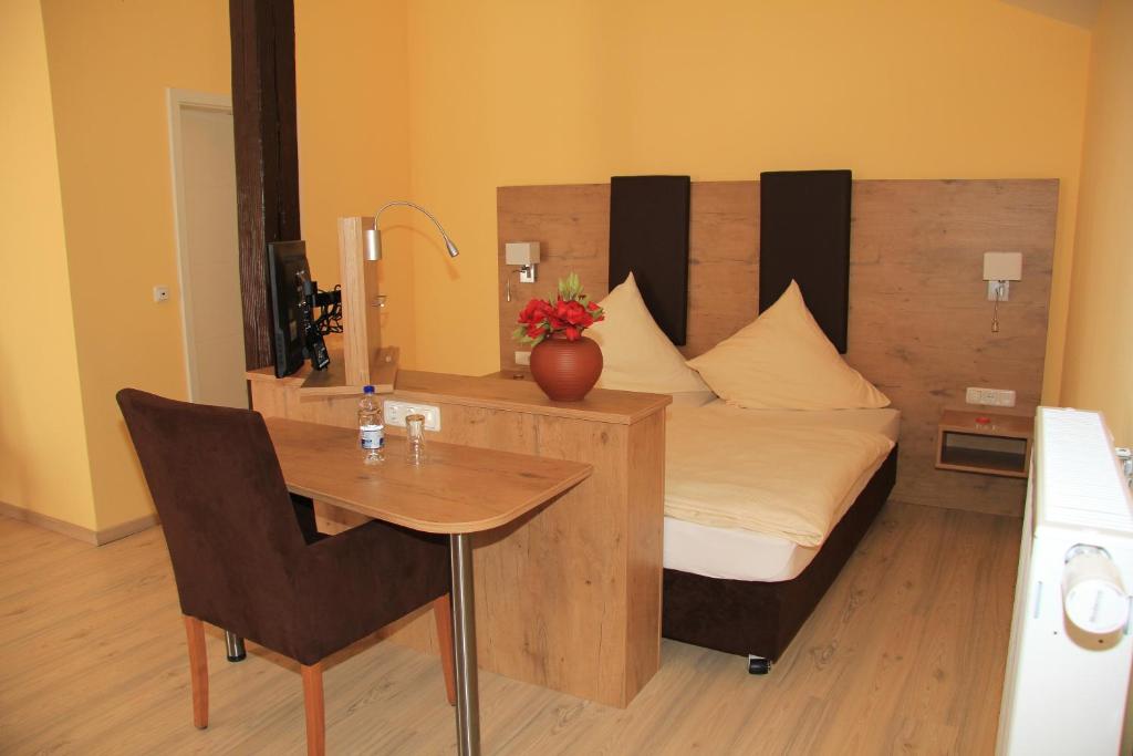 Waldhotel Albachmühle - Comfort Double Room With Balcony