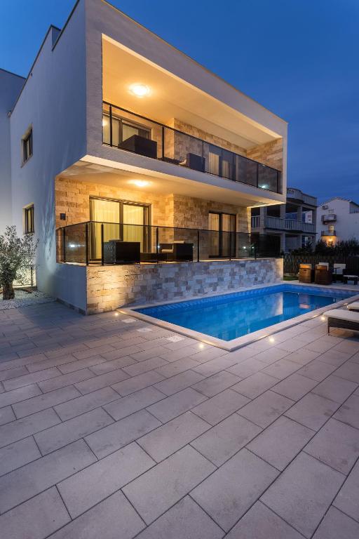 VILLA NICOLINA