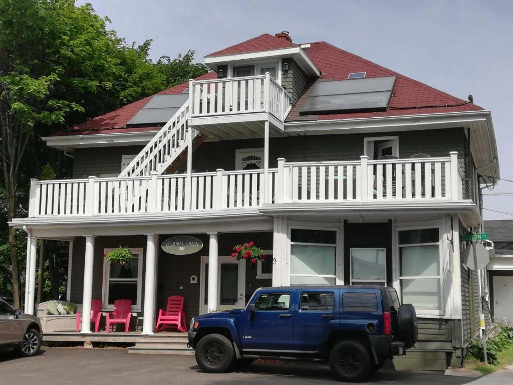Colonial Charm Inn Colonial Charm Inn