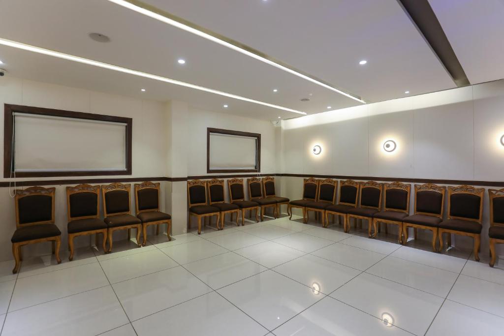 Konferenční prostory v ubytování Hotel Ashray Inn Express