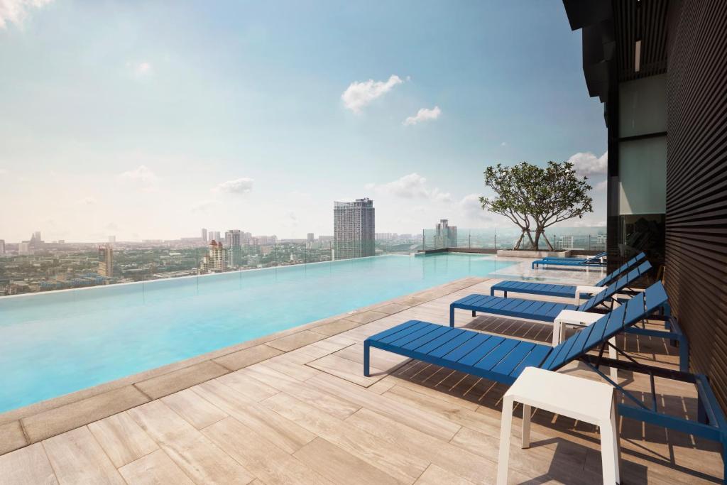 Bangkok Hotel mit Infinity-Pool auf dem Dach - The Quarter Ari