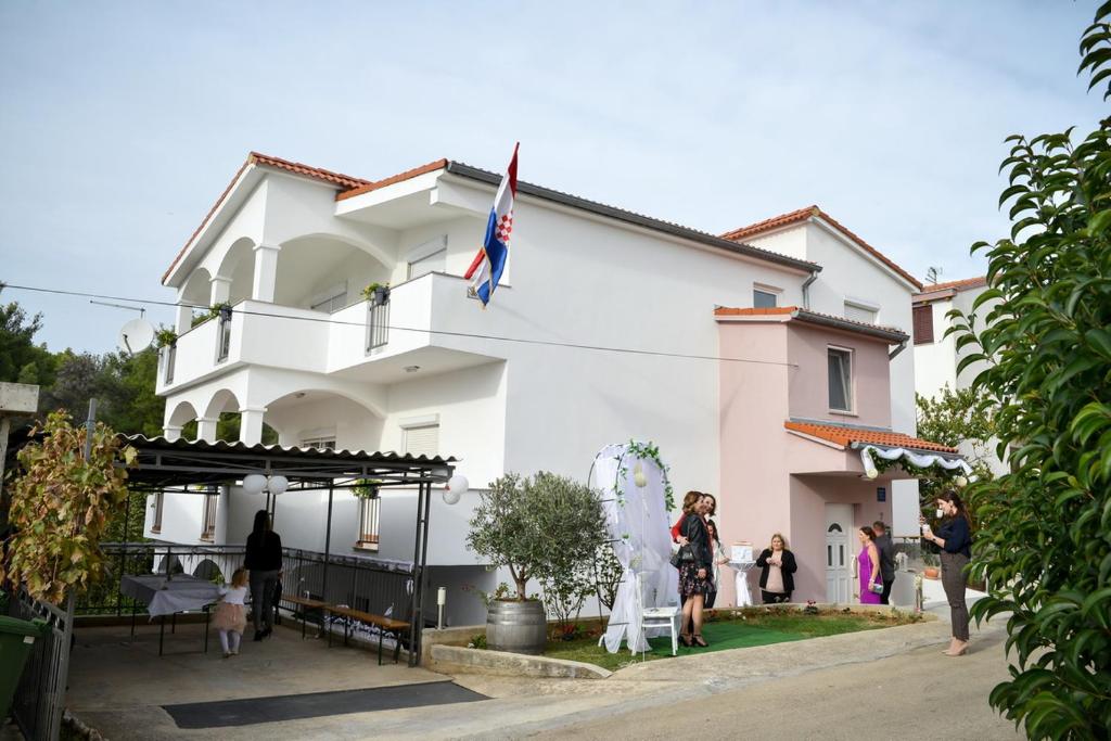 Budova, v ktorej sa apartmán nachádza