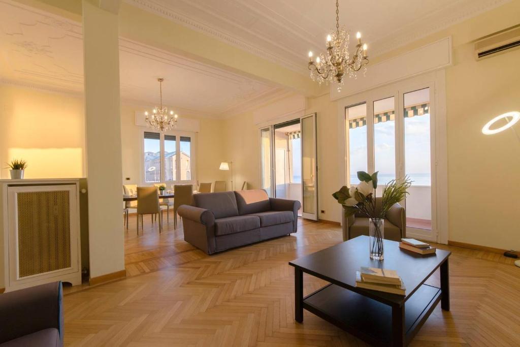 ALTIDO Splendid Apartment for 8 with Beautiful SeaView - отзывы и видео