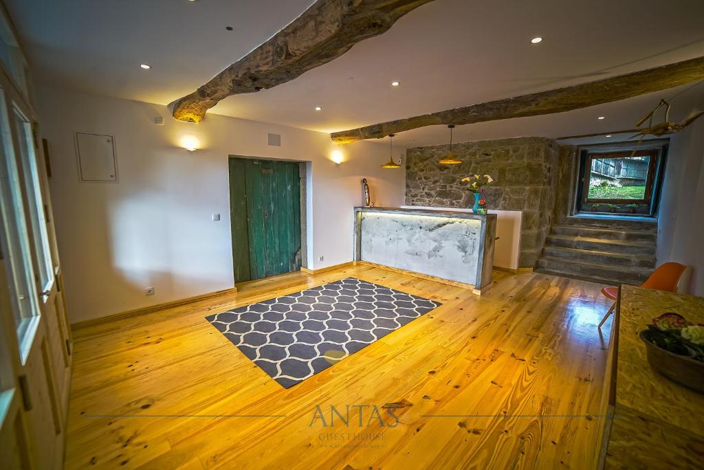 TV a/nebo společenská místnost v ubytování Antas Guest House