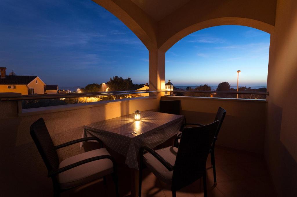 Balkon lub taras w obiekcie Apartments Irena with sea view