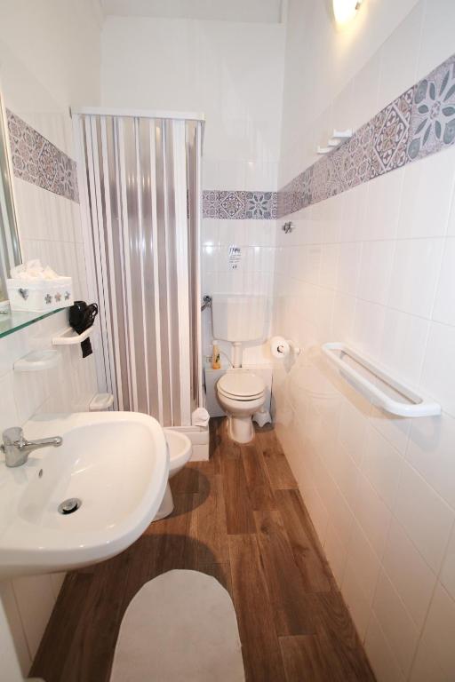 A bathroom at La Zagara B&B