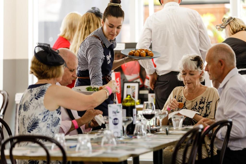 The Waterloo Bay Hotel - Resim 11