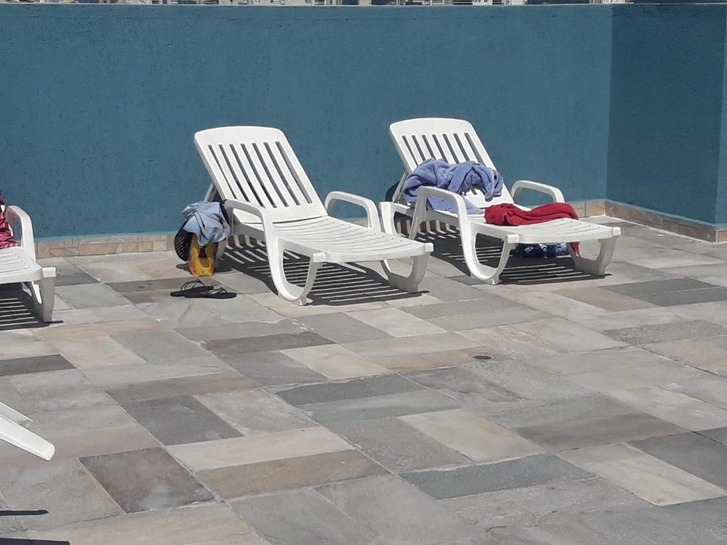  Apto com Piscina e Churrasqueira