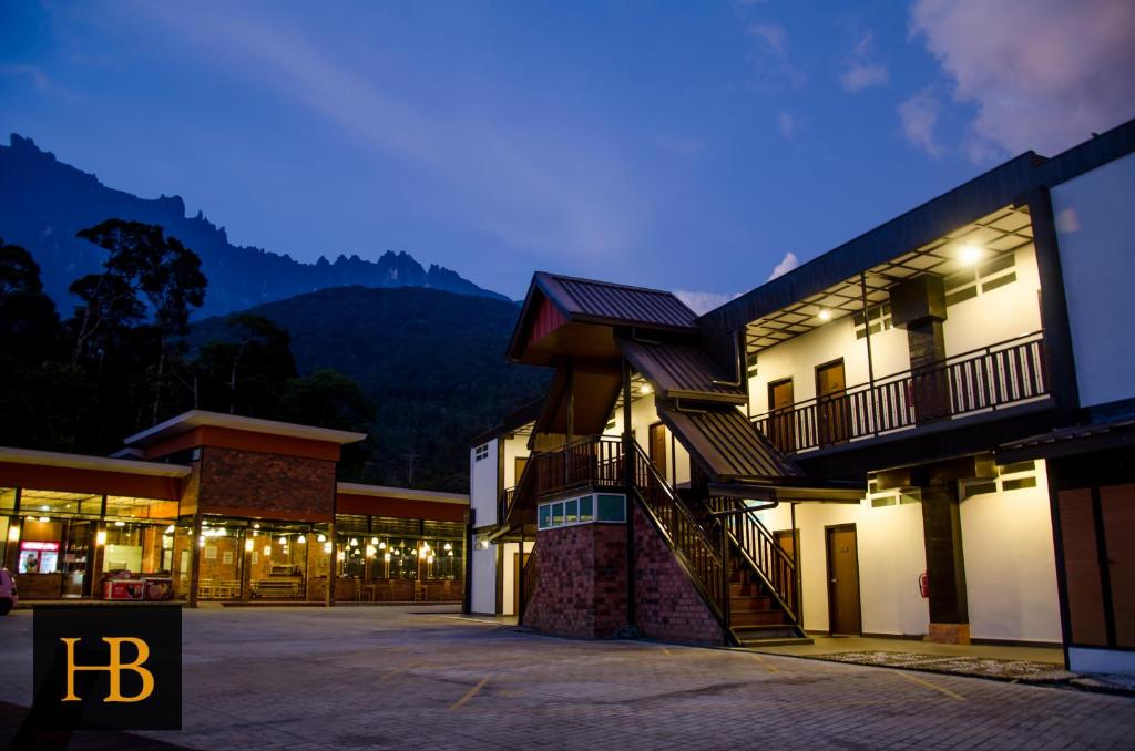 Nespecifikovaný výhled na hory nebo výhled na hory při pohledu z hotelu