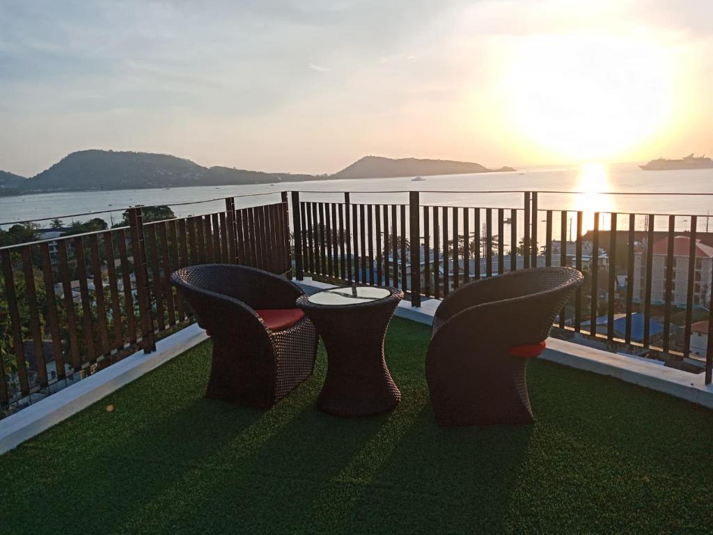 Rossarin Sea View Patong - Resim 40