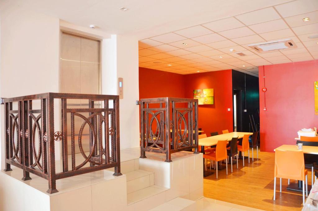 Restaurace v ubytování Hotel Jeti Tg Gemok