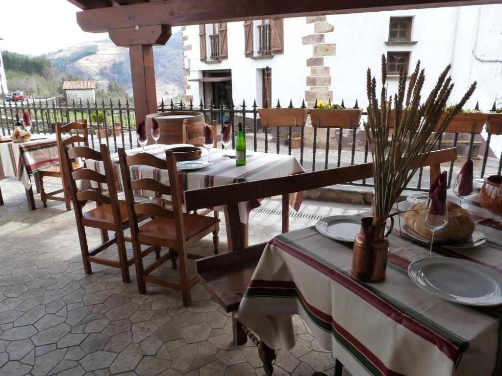 Restaurace v ubytování Hostal Ezkurra