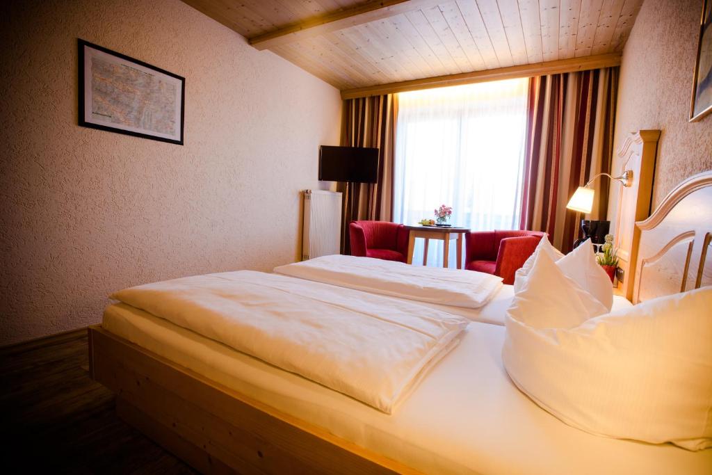 Gasthof Meindl - Double Room With Balcony