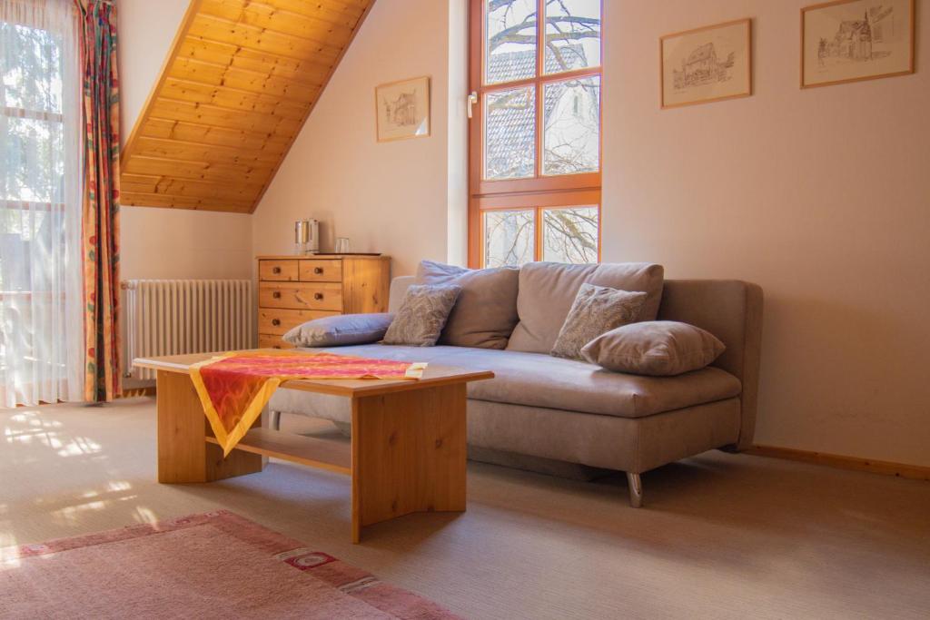 Posezení v ubytování Gästehaus Hellmer
