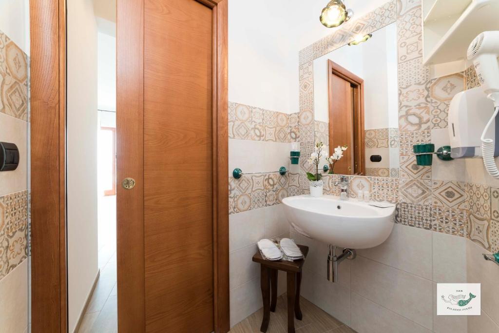 Kúpeľňa v ubytovaní B&B Palazzo Pinto 2