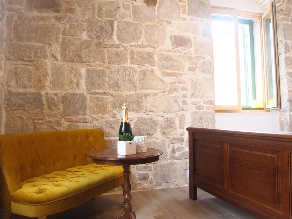 Posedenie v ubytovaní Charming studio in the old town