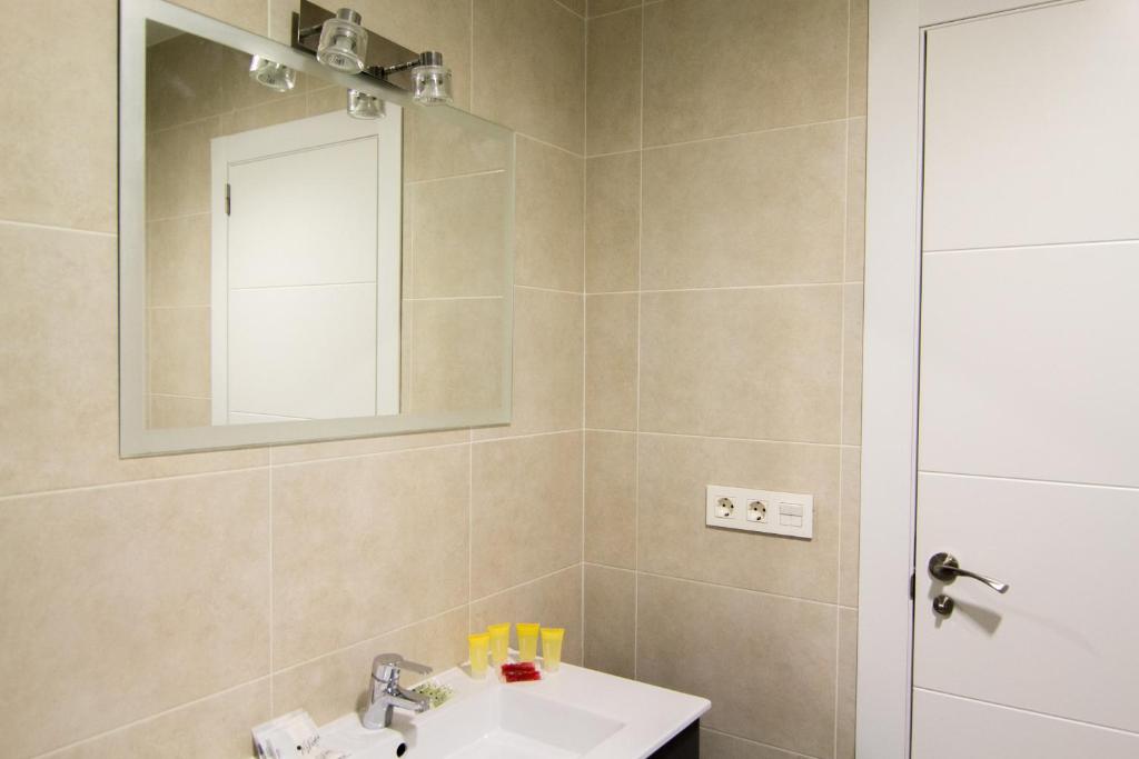 Torres de Quart 26 apartment - One-Bedroom Apartment