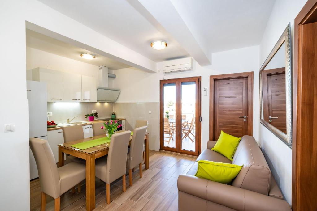 Kuchyňa alebo kuchynka v ubytovaní Holiday Home Lota