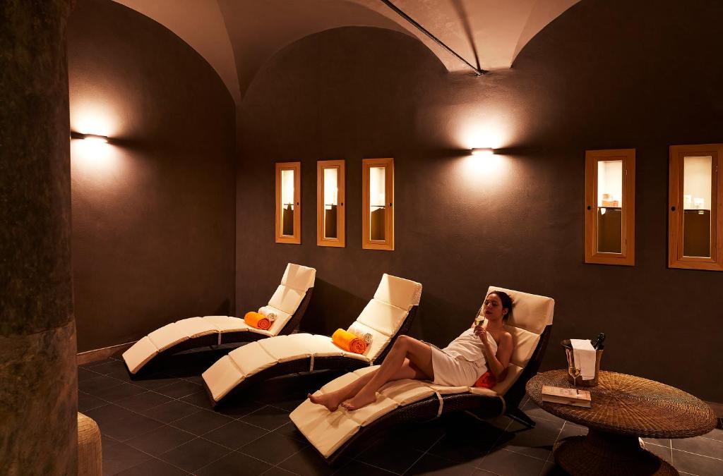 Posezení v ubytování The Code Hotel
