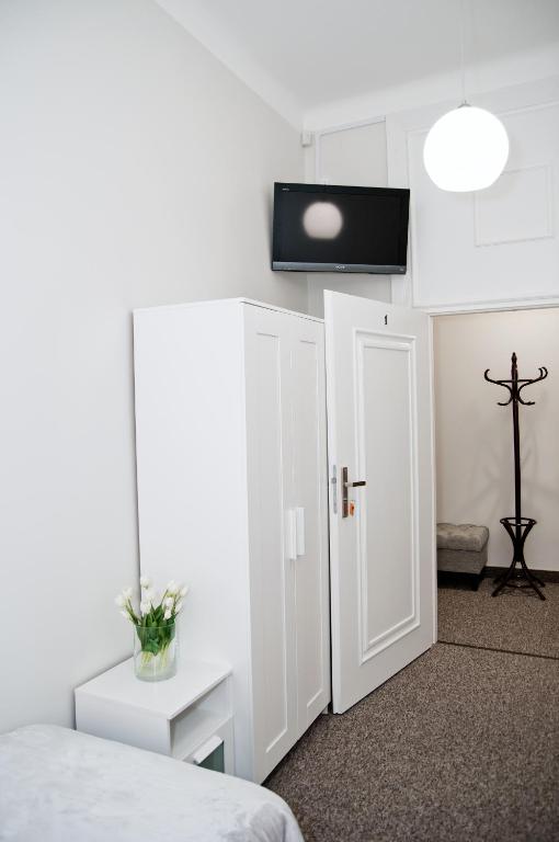 TV a/nebo společenská místnost v ubytování Rodmos Hostel