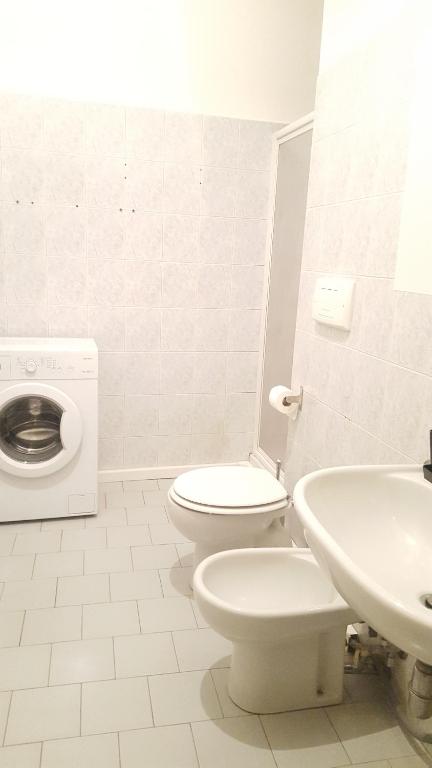 A bathroom at Milano Apartment Navigli View Grande
