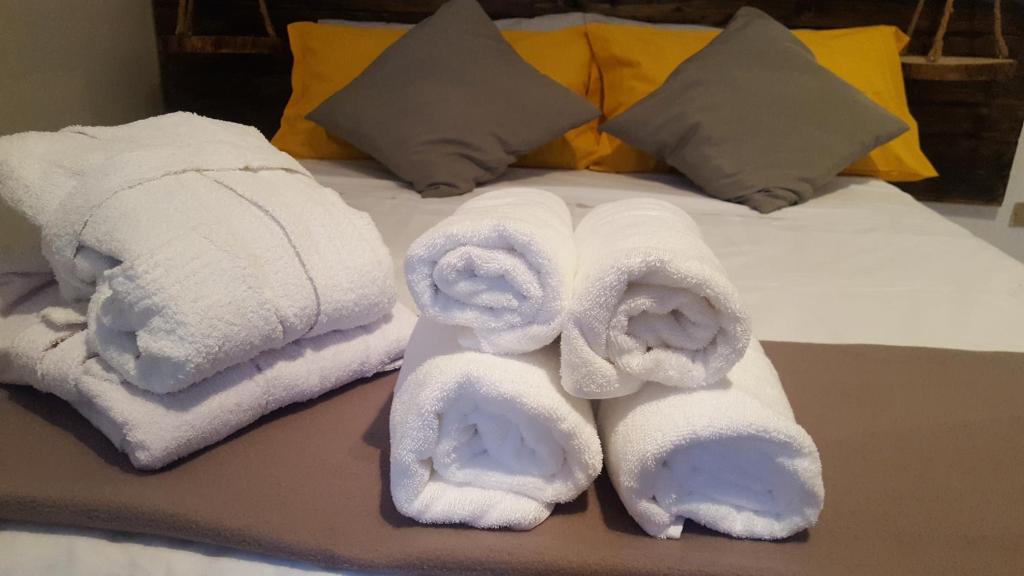 A bed or beds in a room at Milano Apartment Navigli View Grande