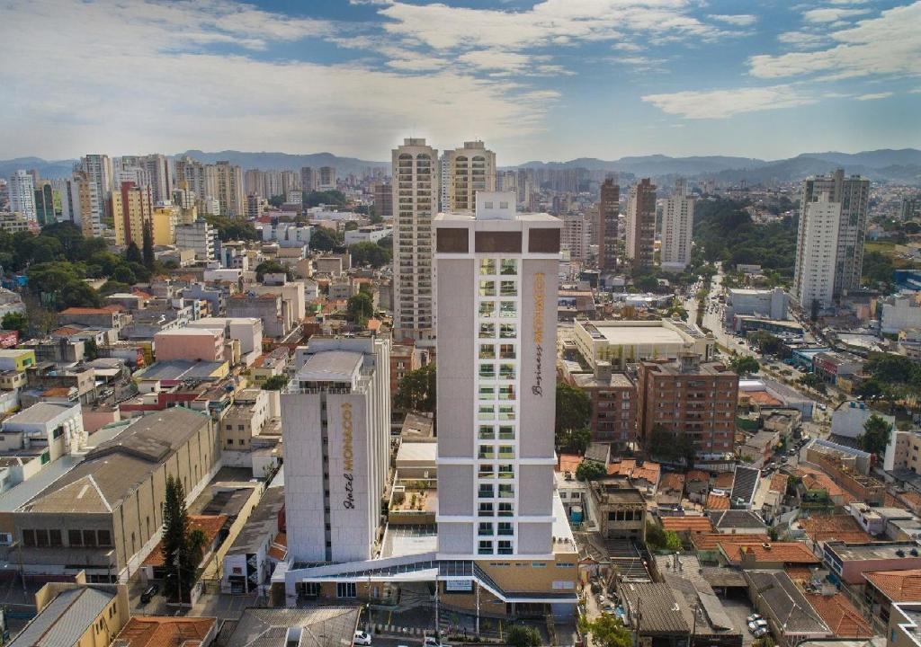 Linna Guarulhos üldine vaade või majutusasutusest Summit Hotel Monaco pildistatud vaade