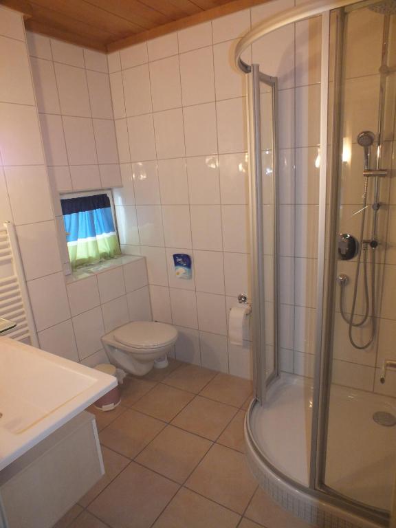 Koupelna v ubytování Dreimäderlhaus Rieden