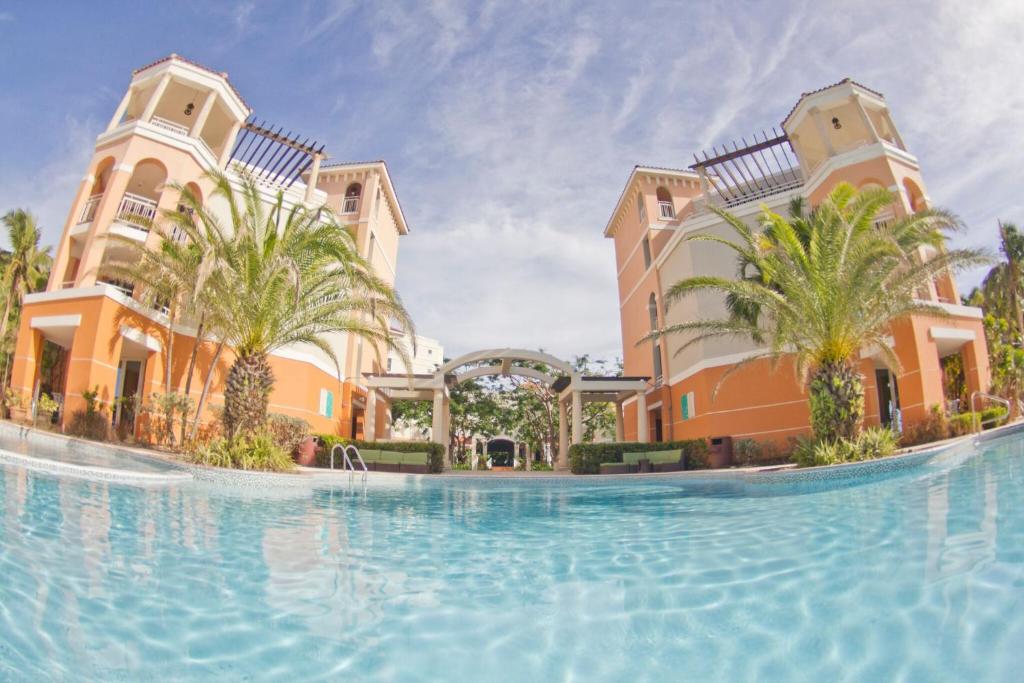 Bazén v ubytování Rincon Beach Resort nebo v jeho okolí