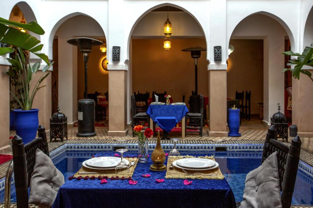 Un restaurant sau alt loc unde se poate mânca la Riad Ciel d'Orient