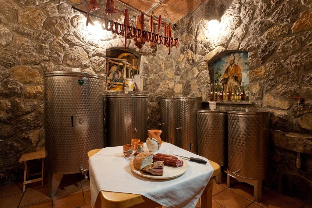 Nápoje v ubytování Tourist Farm Škrbina