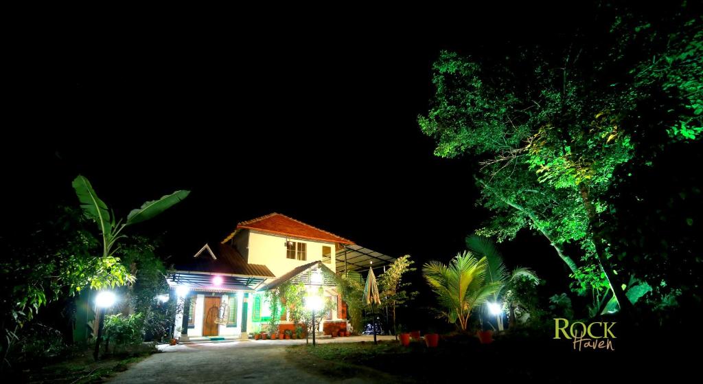 Κήπος έξω από το Rock Haven Wayanad