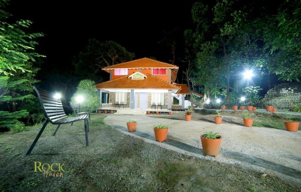 Κήπος έξω από το Rock Haven Wayanad