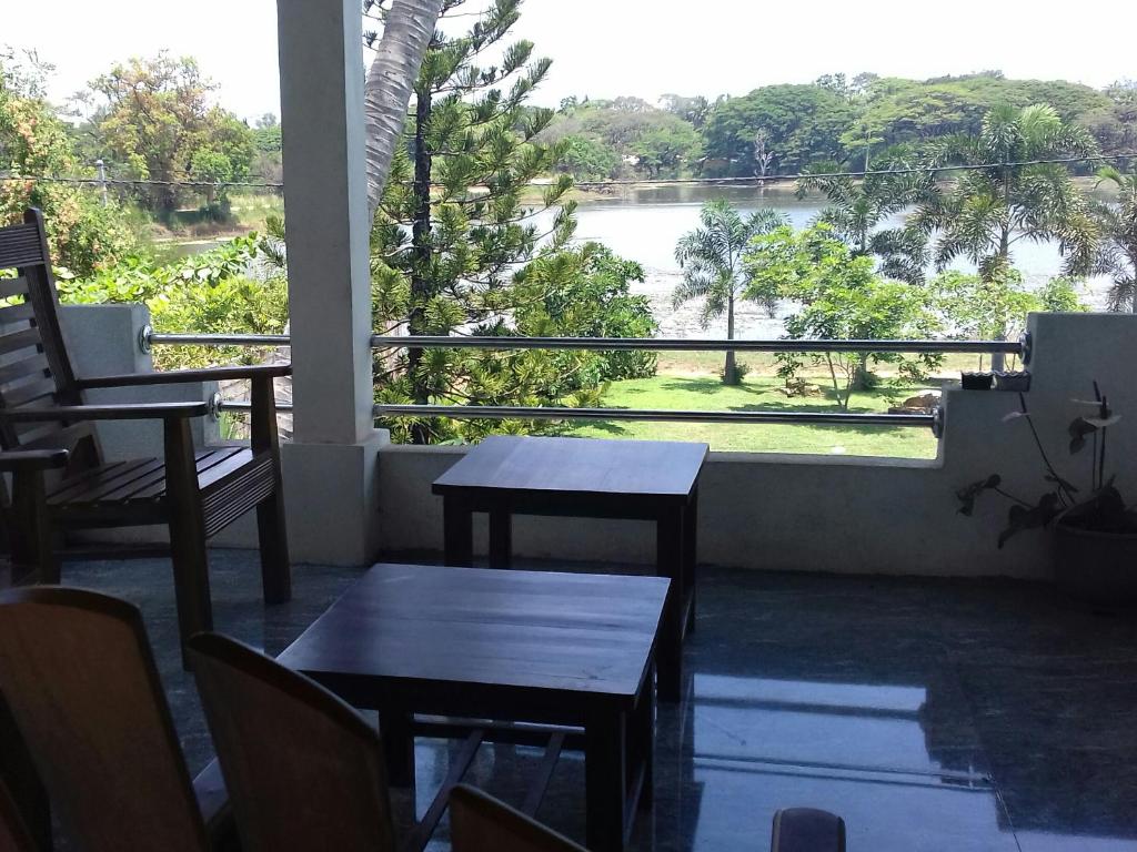 Shashin Lake Resort - 13