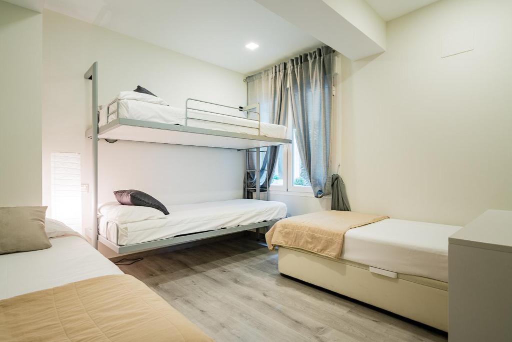 Exclusive quietness in the heart of Madrid with Public Parking, Breakfast, 2 bathrooms - 11