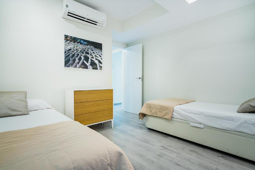 Exclusive quietness in the heart of Madrid with Public Parking, Breakfast, 2 bathrooms - 12