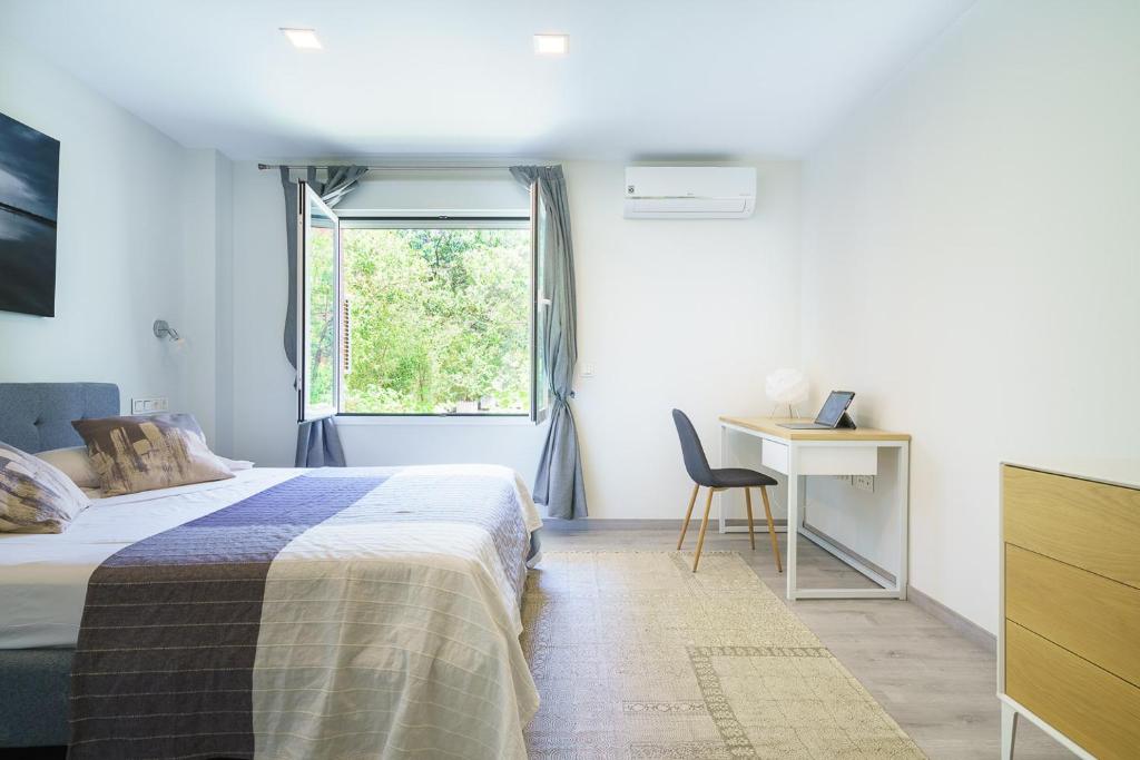 Exclusive quietness in the heart of Madrid with Public Parking, Breakfast, 2 bathrooms - 2