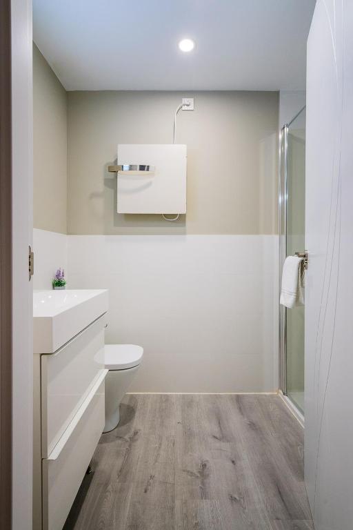 Exclusive quietness in the heart of Madrid with Public Parking, Breakfast, 2 bathrooms - 16