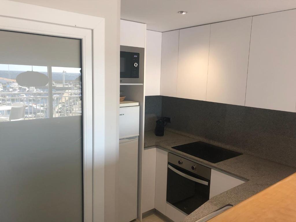 Kuchyňa alebo kuchynka v ubytovaní Apartaments la Catifa now with ELEVATOR!!!