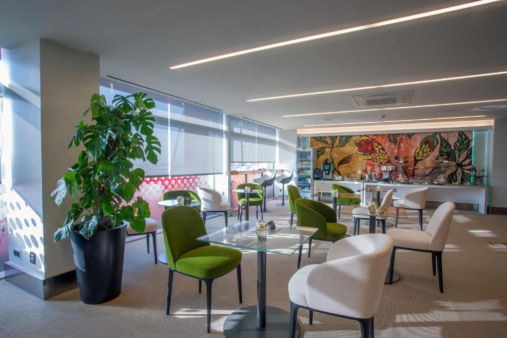 Hotel Puerta America - Resim 22