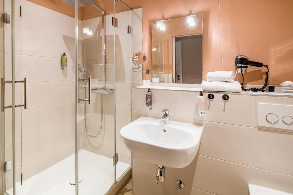 Koupelna v ubytování GDA Hotel Schwiecheldthaus
