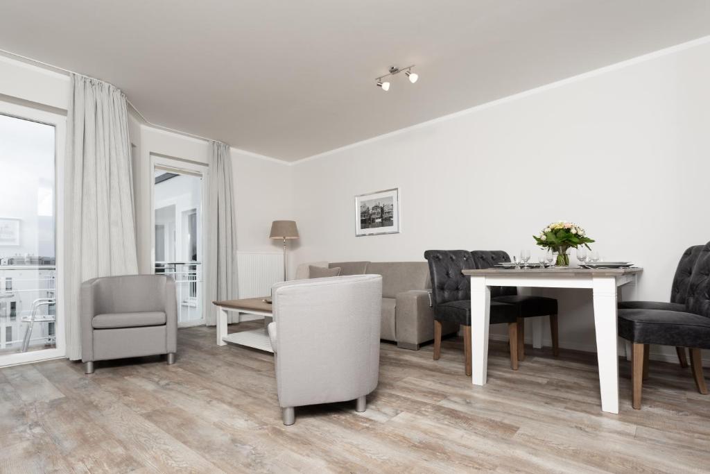 Posezení v ubytování strandnahe FeWos mit Balkon, Residenz Bel Vital - Kategorie B